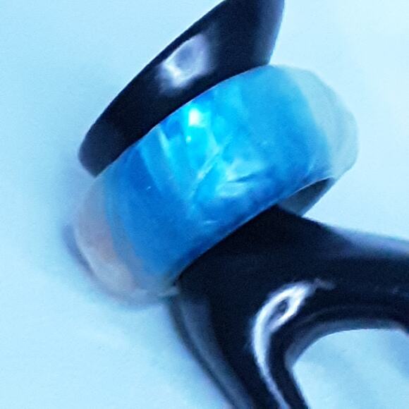 Chunky Smokey Acrylic Hinge Bracelet Blue Beige  Textured Pattern - Picture 3 of 10